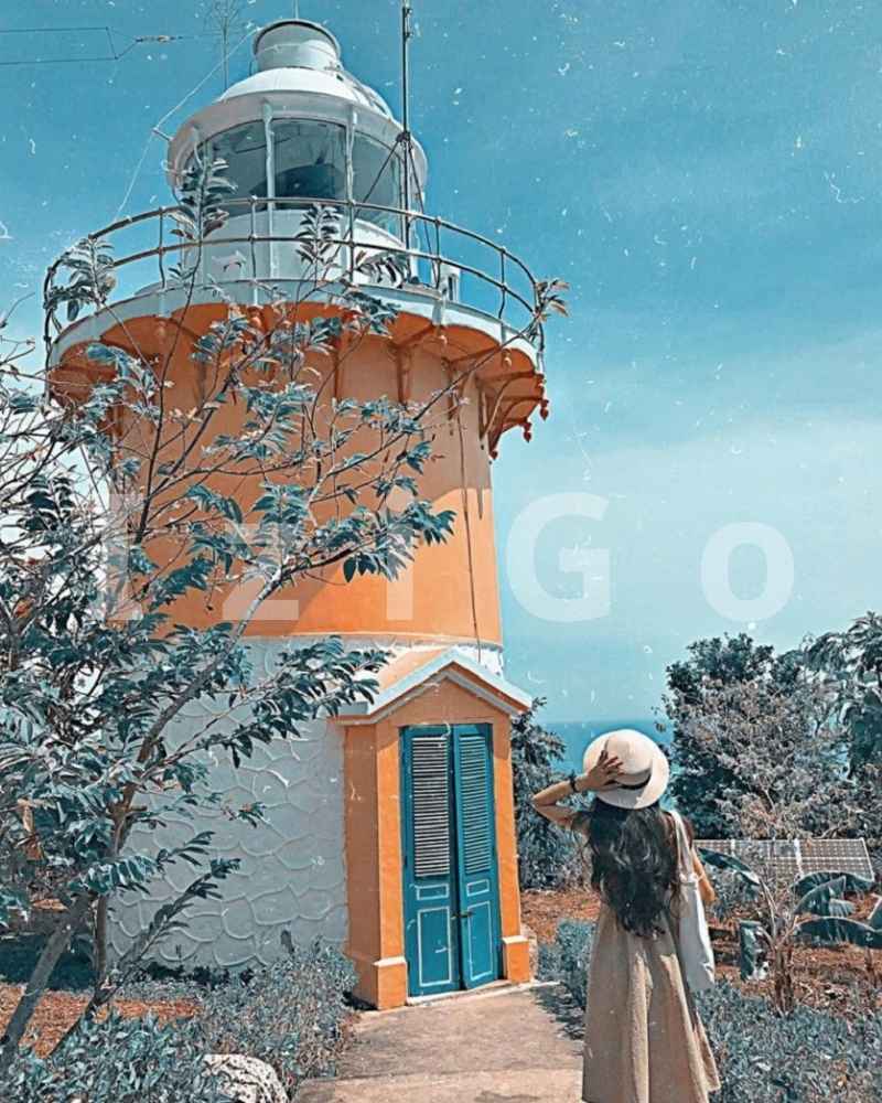 Hải đăng Tiên Sa nằm trên đỉnh Sơn Trà
