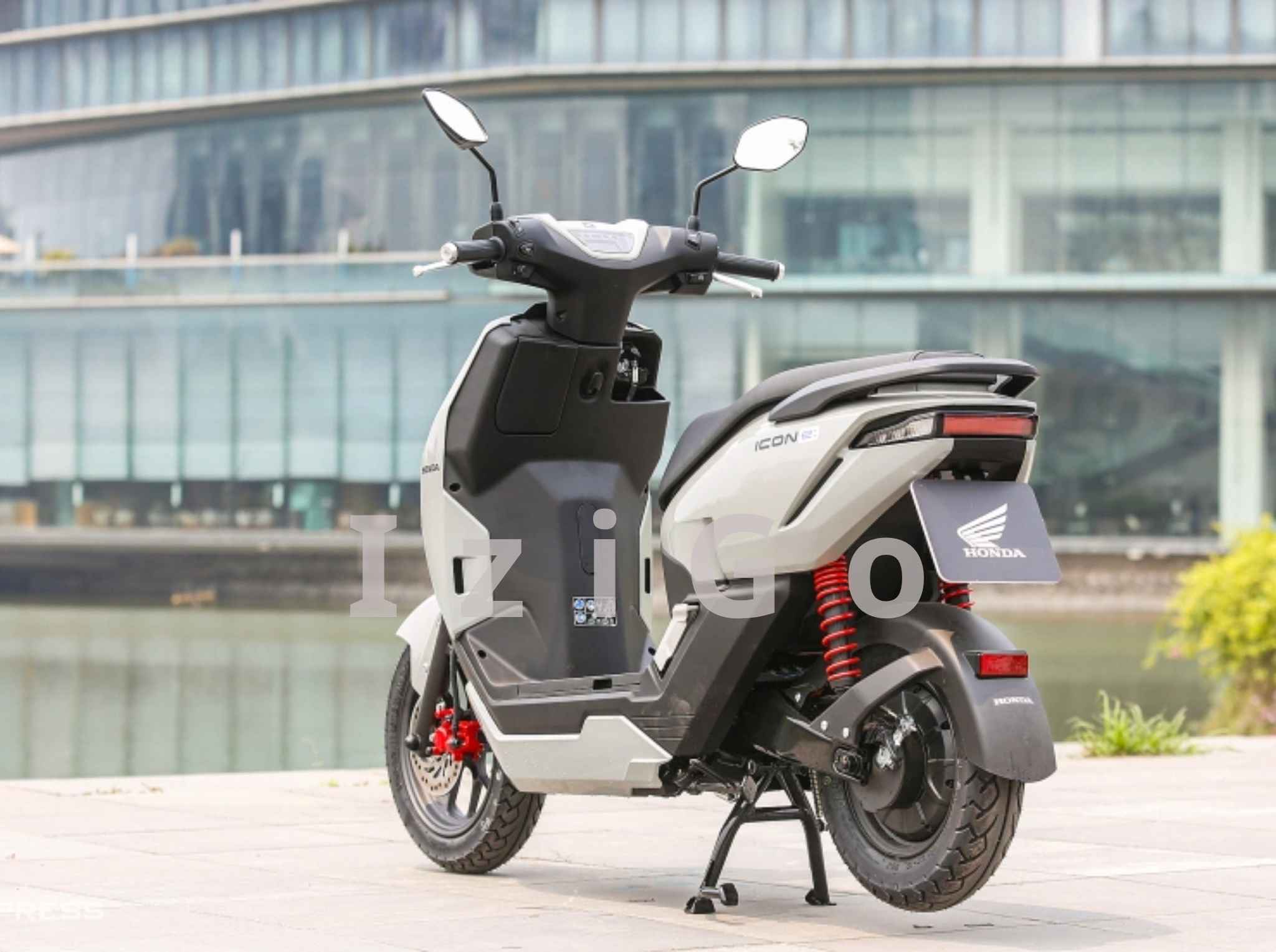 xe lai sạc điện