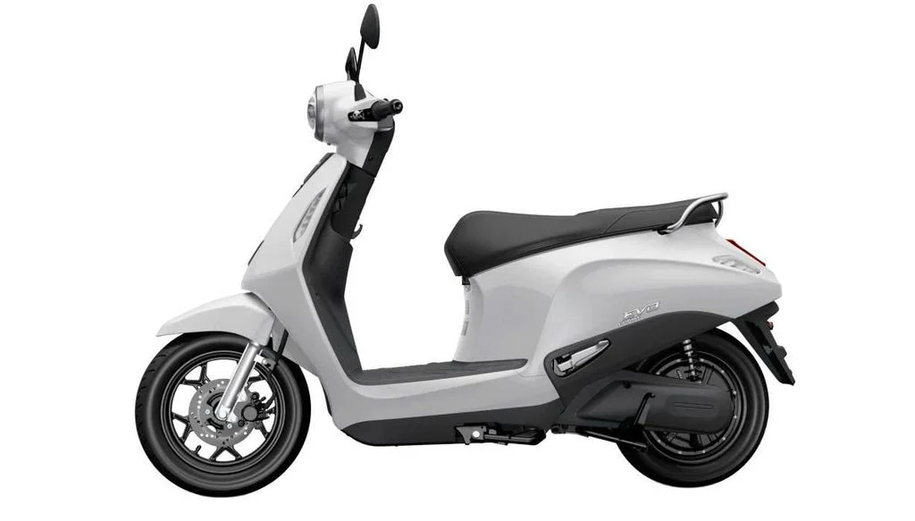 Thuê xe máy điện VinFast Evo Max tại Nha Trang (Yêu cầu có bằng lái xe)