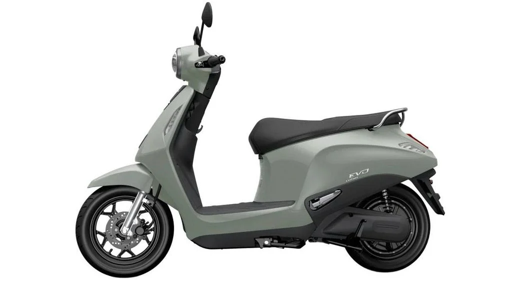 Thuê xe máy điện VinFast Evo Max tại Hồ Chí Minh (Yêu cầu có bằng lái xe)