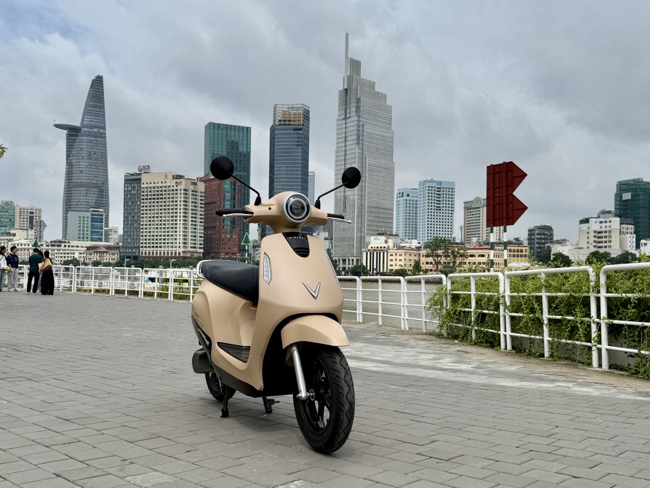 VinFast Evo Grand 2026 thực tế ngoài đường phố