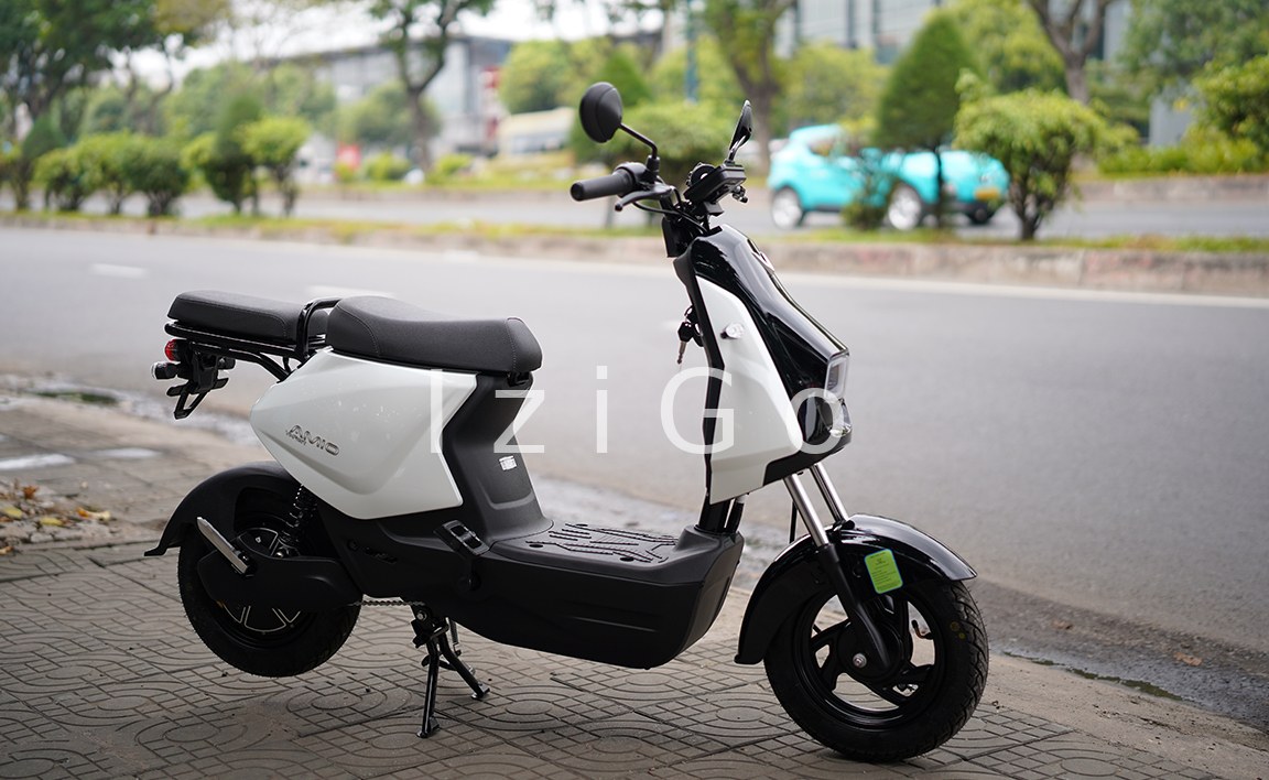 VinFast Amio thực tế trên đường phố